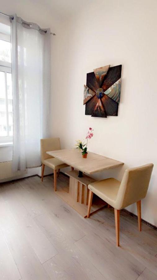 Premier Quad Room Wh Viena Exterior foto